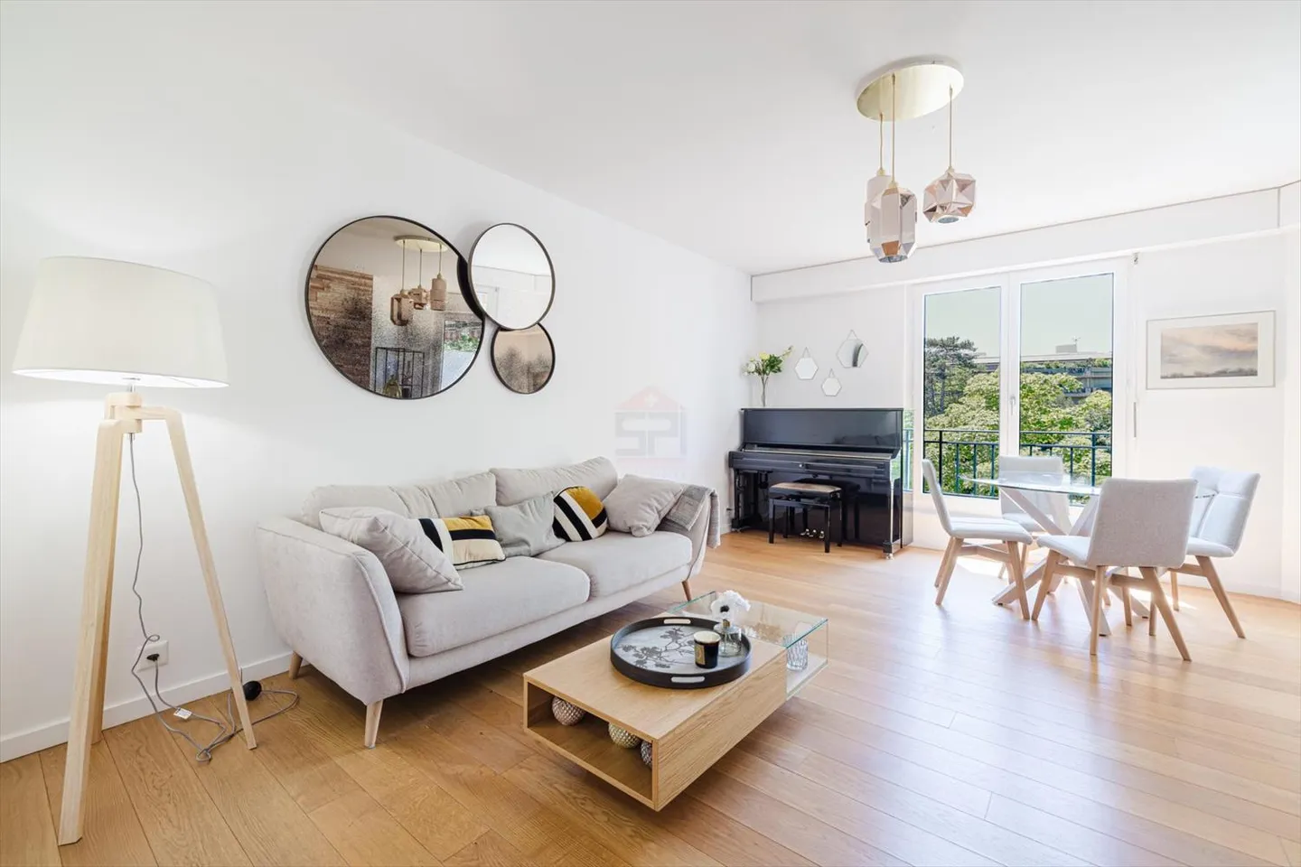Magnificent 5-room apartment near Florissant - Photo 1 of 10