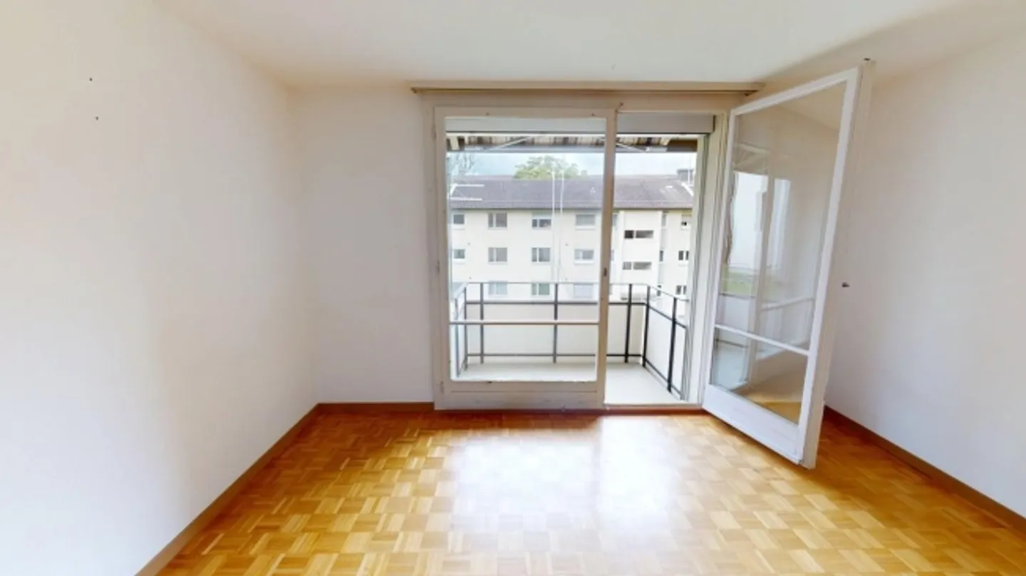 Appartement lumineux de 4 pièces à louer temporairement à Zürich-Oerlikon (jusqu'au 31.03.2027) - Photo 2 sur 10
