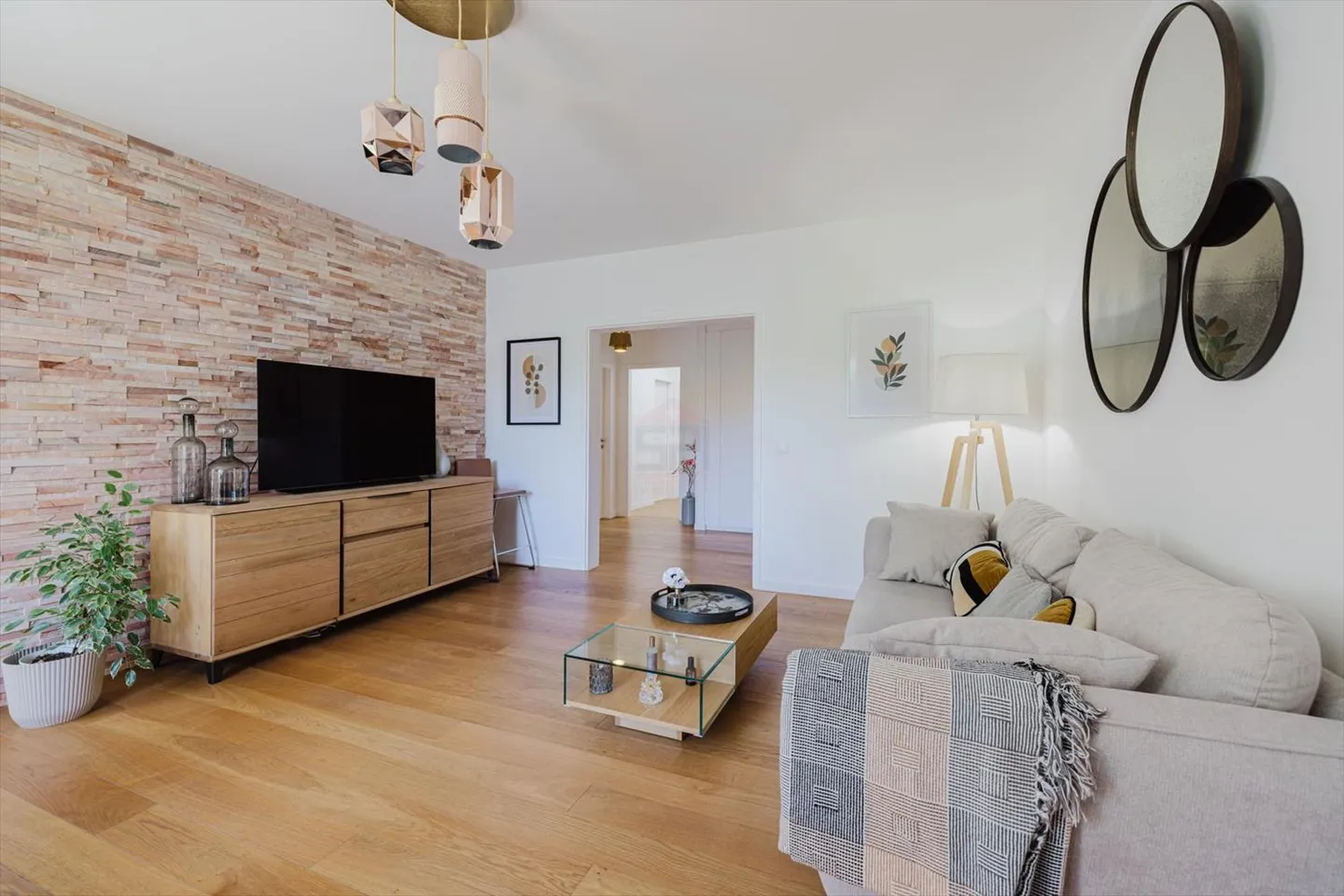 Magnificent 5-room apartment near Florissant - Photo 3 of 10