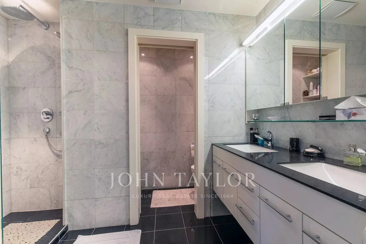 Seltenes und prächtiges Dachgeschoß-Duplex in der Innenstadt von Crans-Montana - Foto 5 von 11