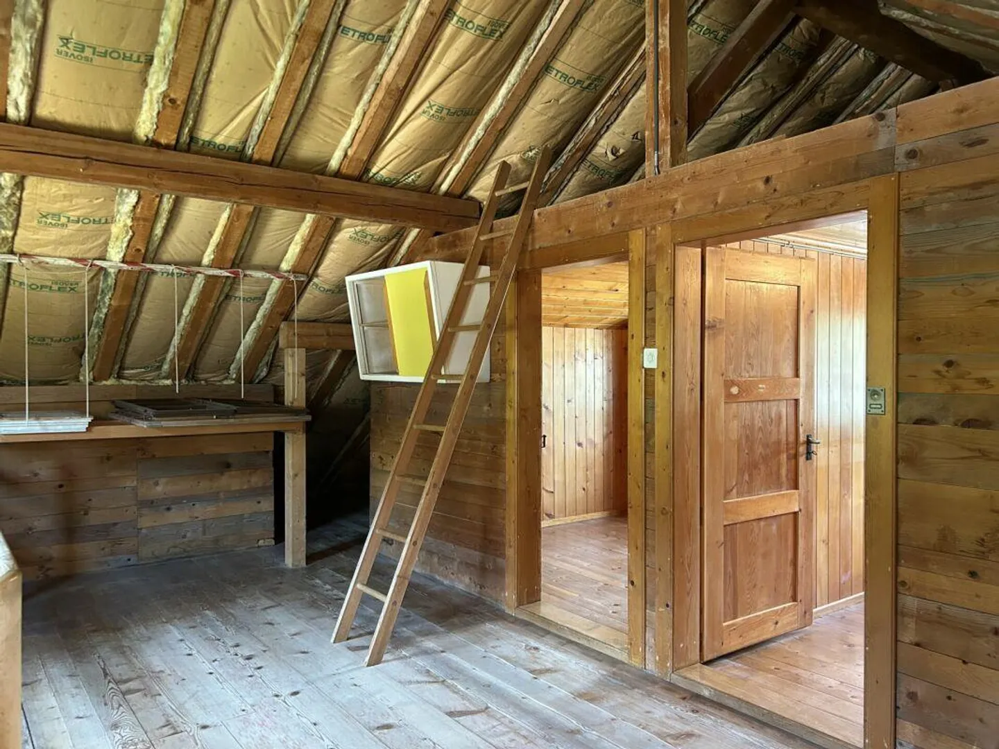 Chalet en bois charmant avec jardin et vue dégagée - Photo 13 sur 18