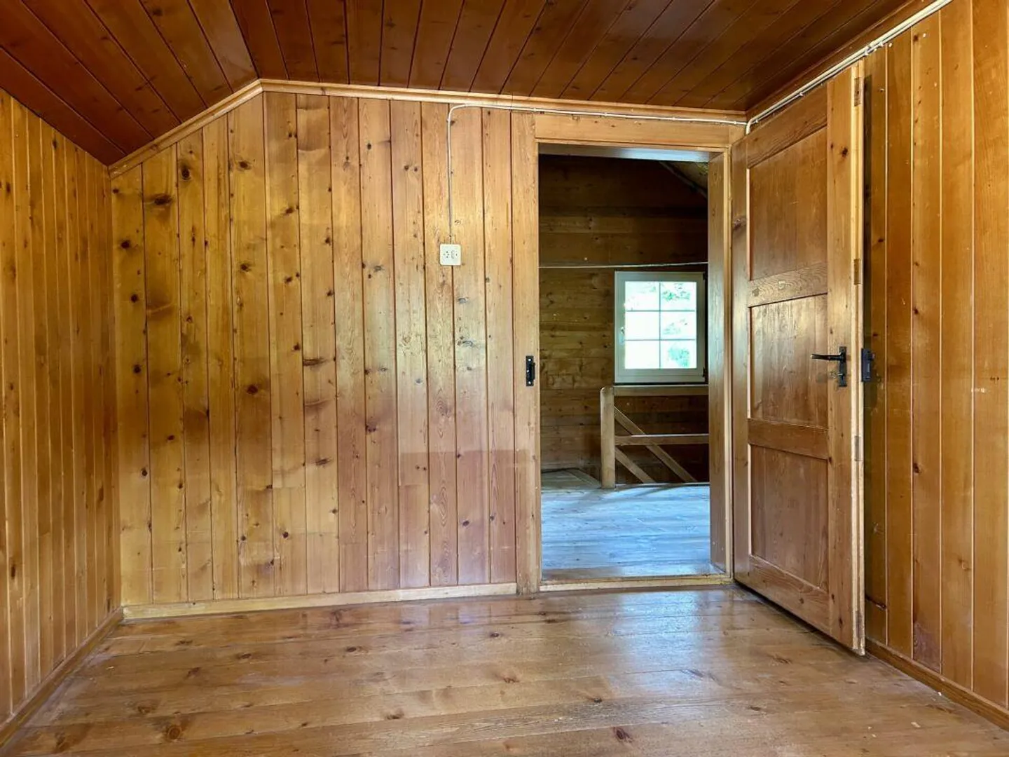Chalet en bois charmant avec jardin et vue dégagée - Photo 14 sur 18