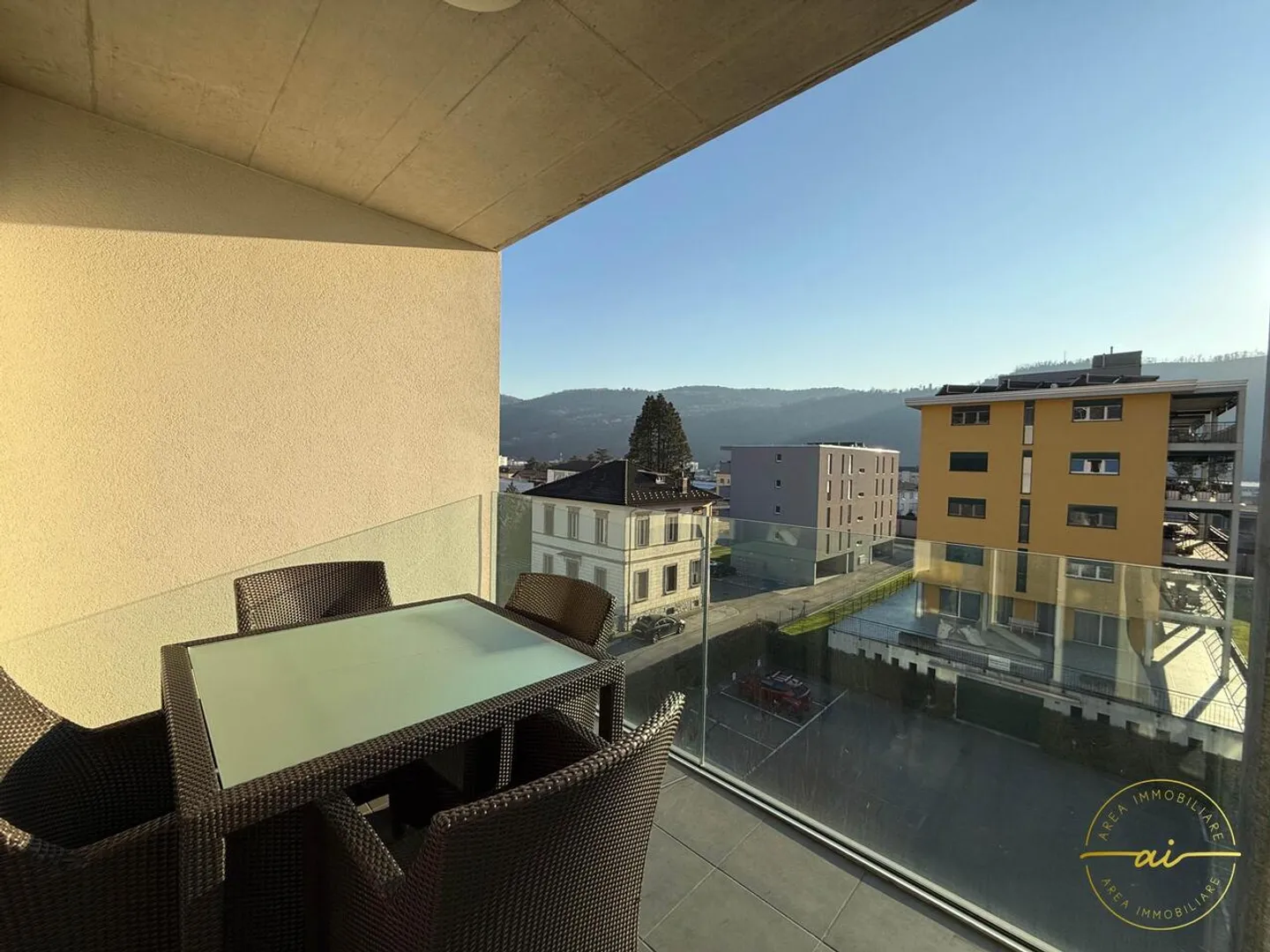 BRIGHT 3.5-ROOM APARTMENT WITH TERRACE IN BALERNA - Photo 2 of 12