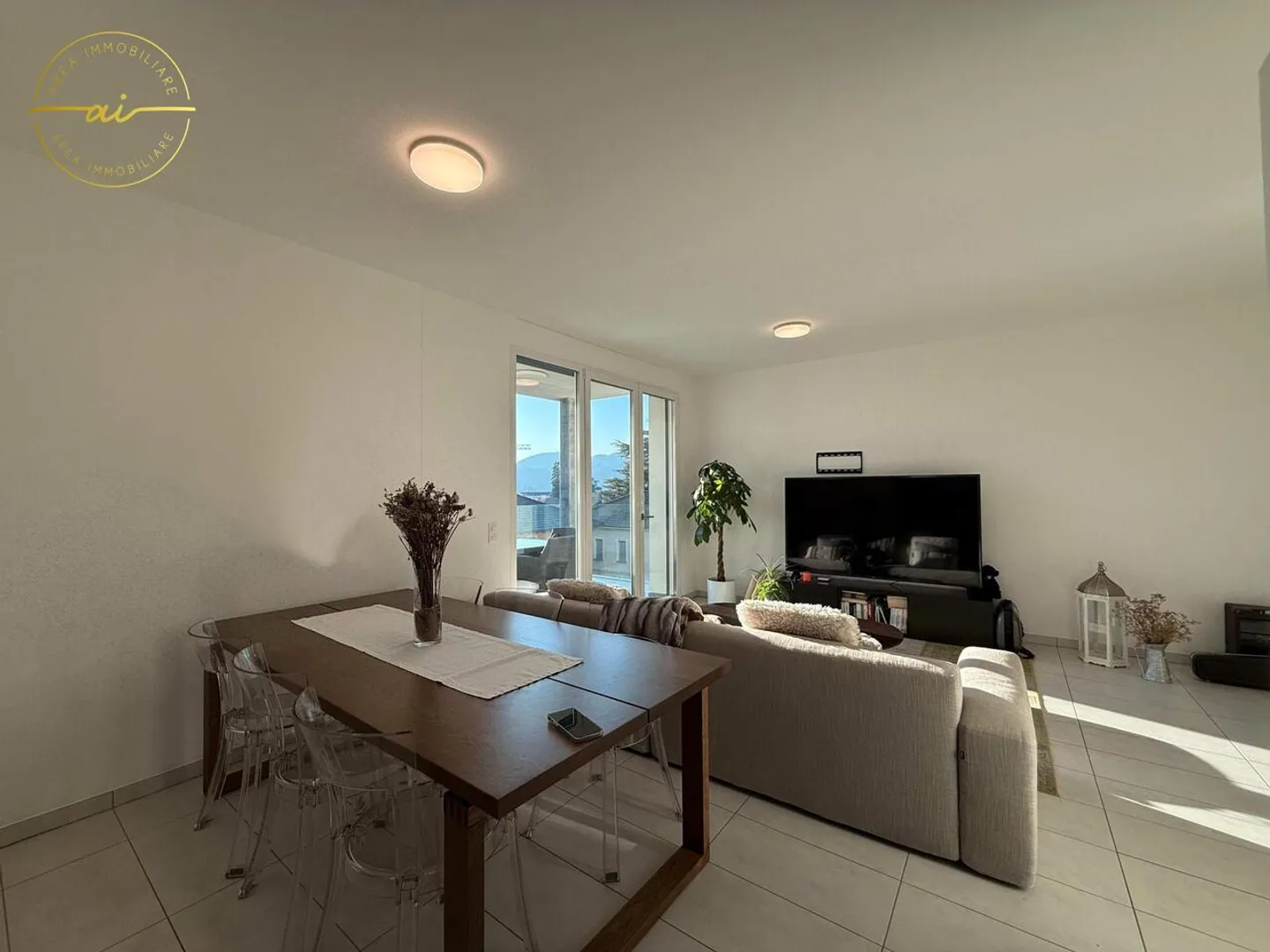 BRIGHT 3.5-ROOM APARTMENT WITH TERRACE IN BALERNA - Photo 5 of 12