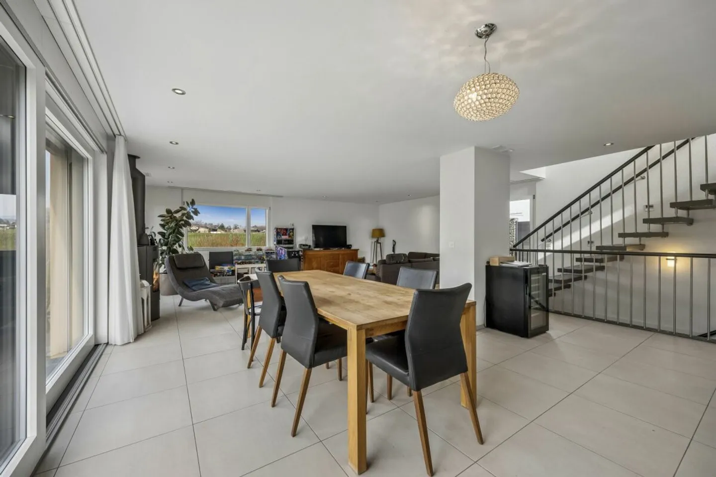 Elegante casa unifamiliare con giardino paradisiaco e vista - Foto 2 di 13