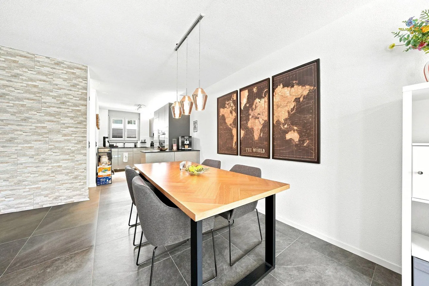 Stylish living with large balcony - Photo 6 of 10