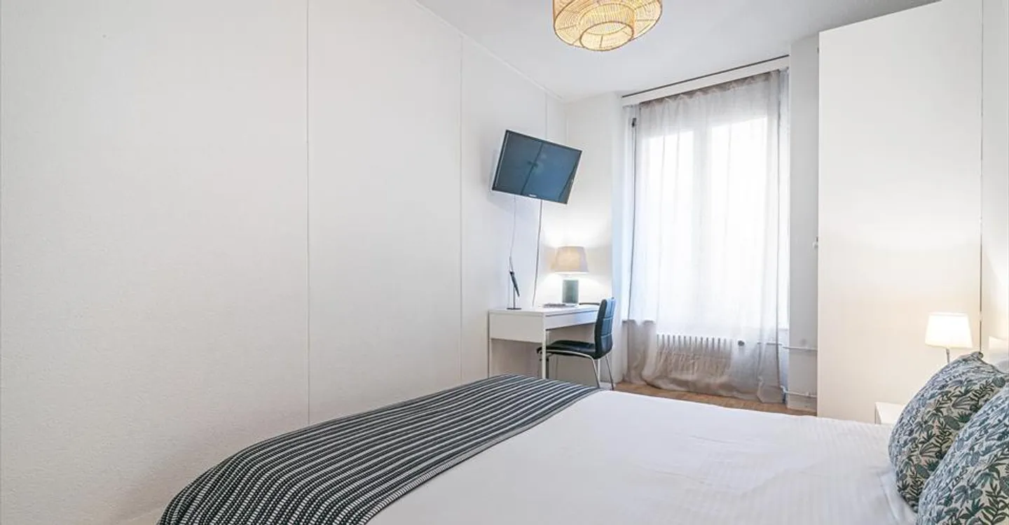 Modern Studio Near Lausanne Station - Photo 1 of 10