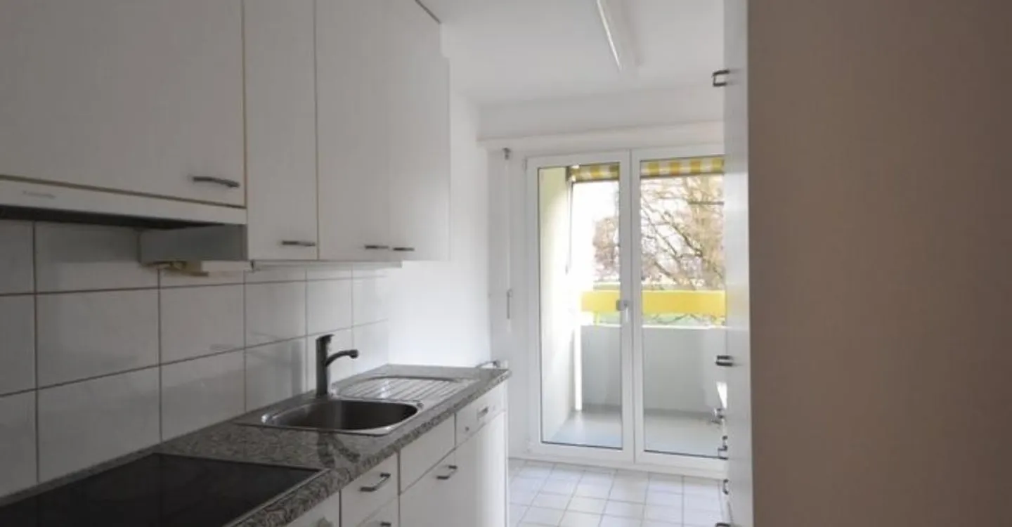Apartment with a View - Photo 5 of 6