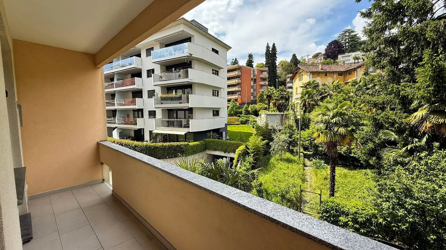 Elegante Appartamento di 3.5 Locali con Vista Panoramica a Massagno - Foto 7 di 13
