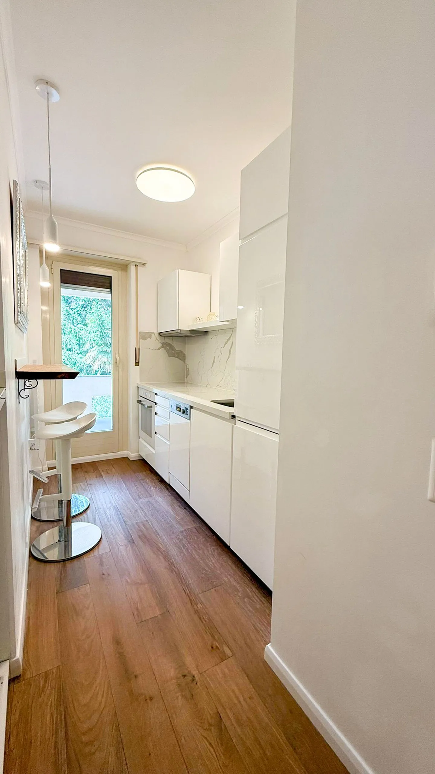 Elegante Appartamento di 3.5 Locali con Vista Panoramica a Massagno - Foto 5 di 13