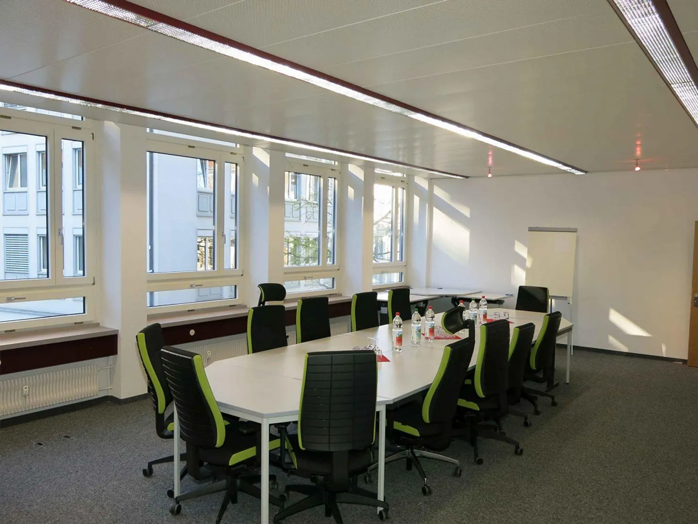 Espace de bureau à louer dans un emplacement privilégié - Photo 1 sur 3