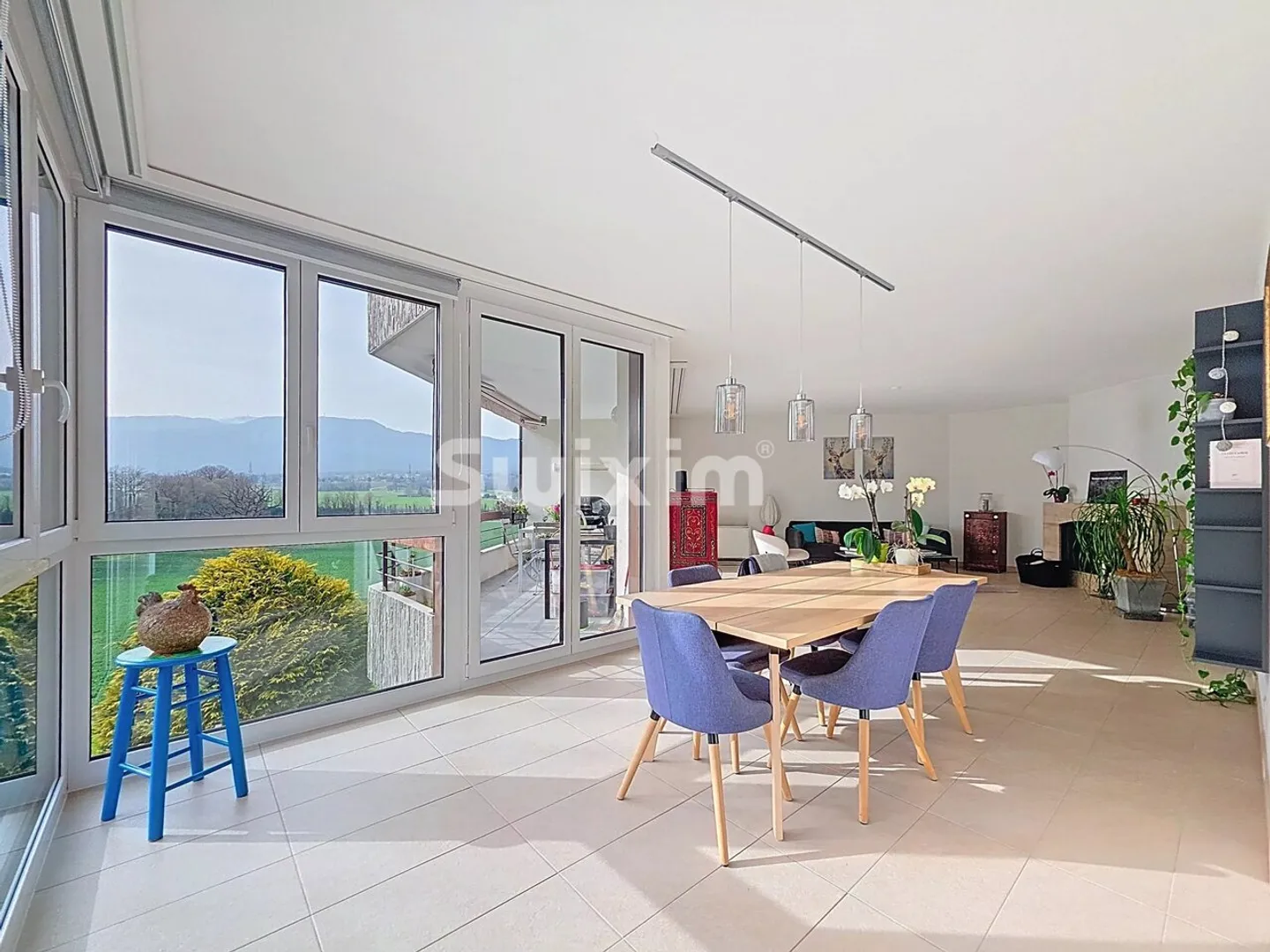 Spacious 4.5-Room Apartment - Photo 1 of 13