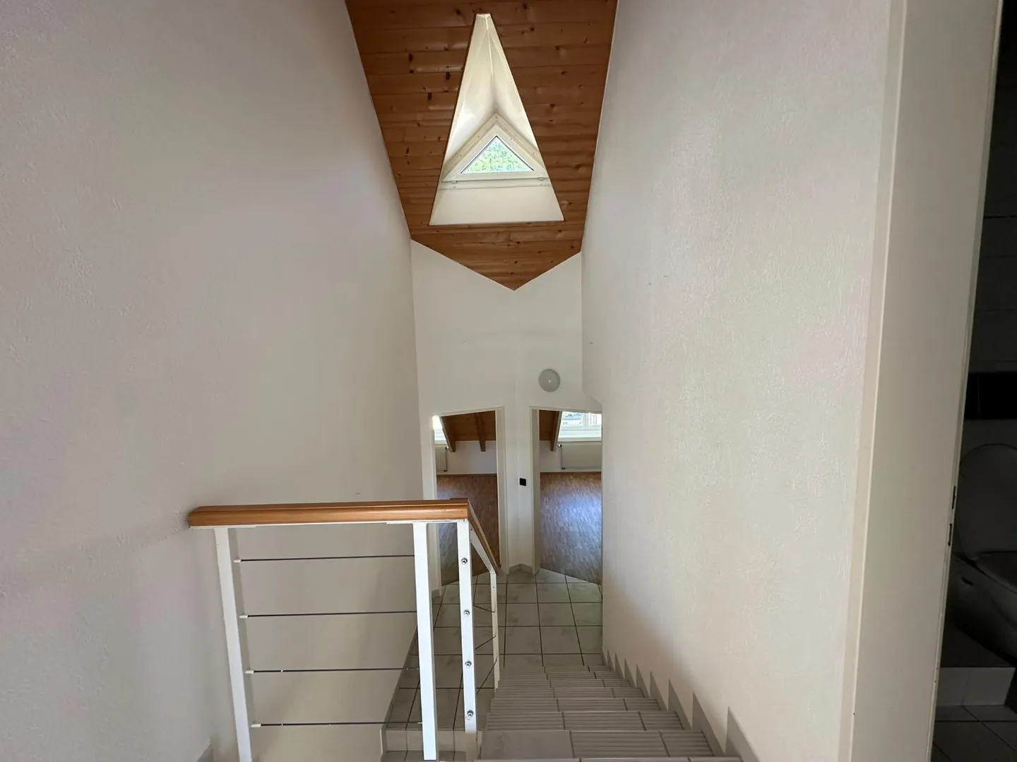 Ampio appartamento di 5,5 locali con terrazza a Saint-Imier - Foto 5 di 17