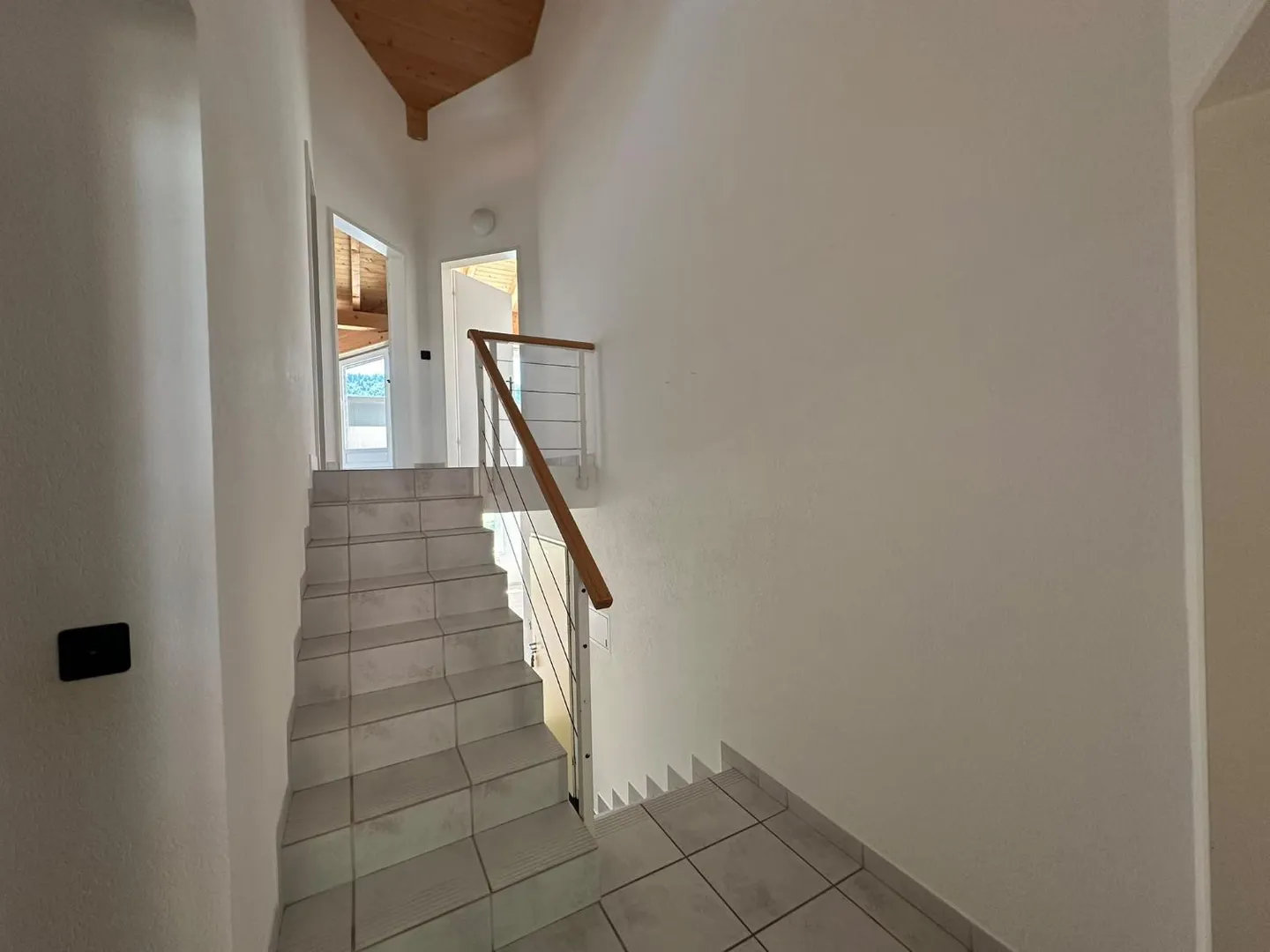 Ampio appartamento di 5,5 locali con terrazza a Saint-Imier - Foto 7 di 17