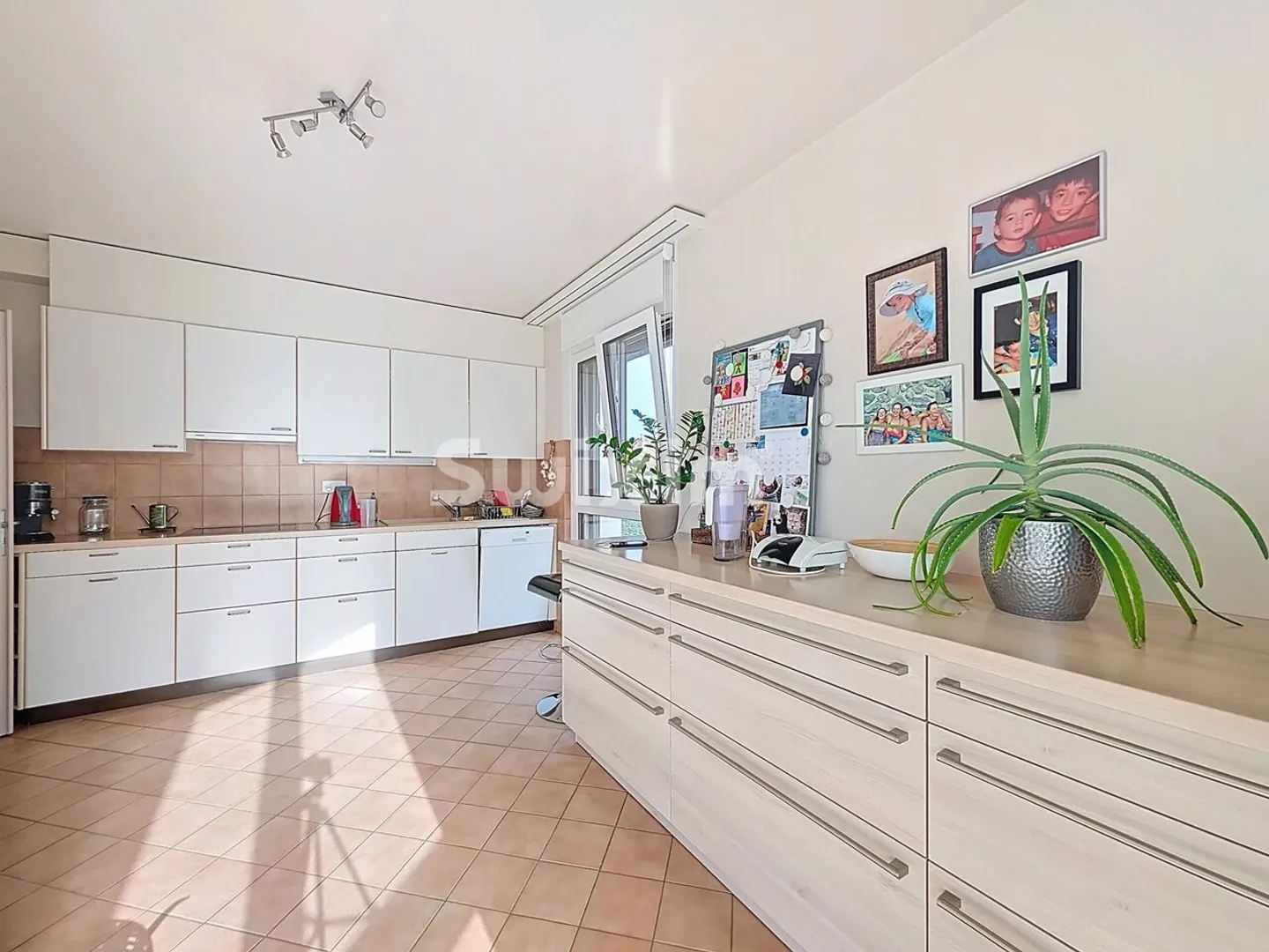 Spacious 4.5-Room Apartment - Photo 9 of 13