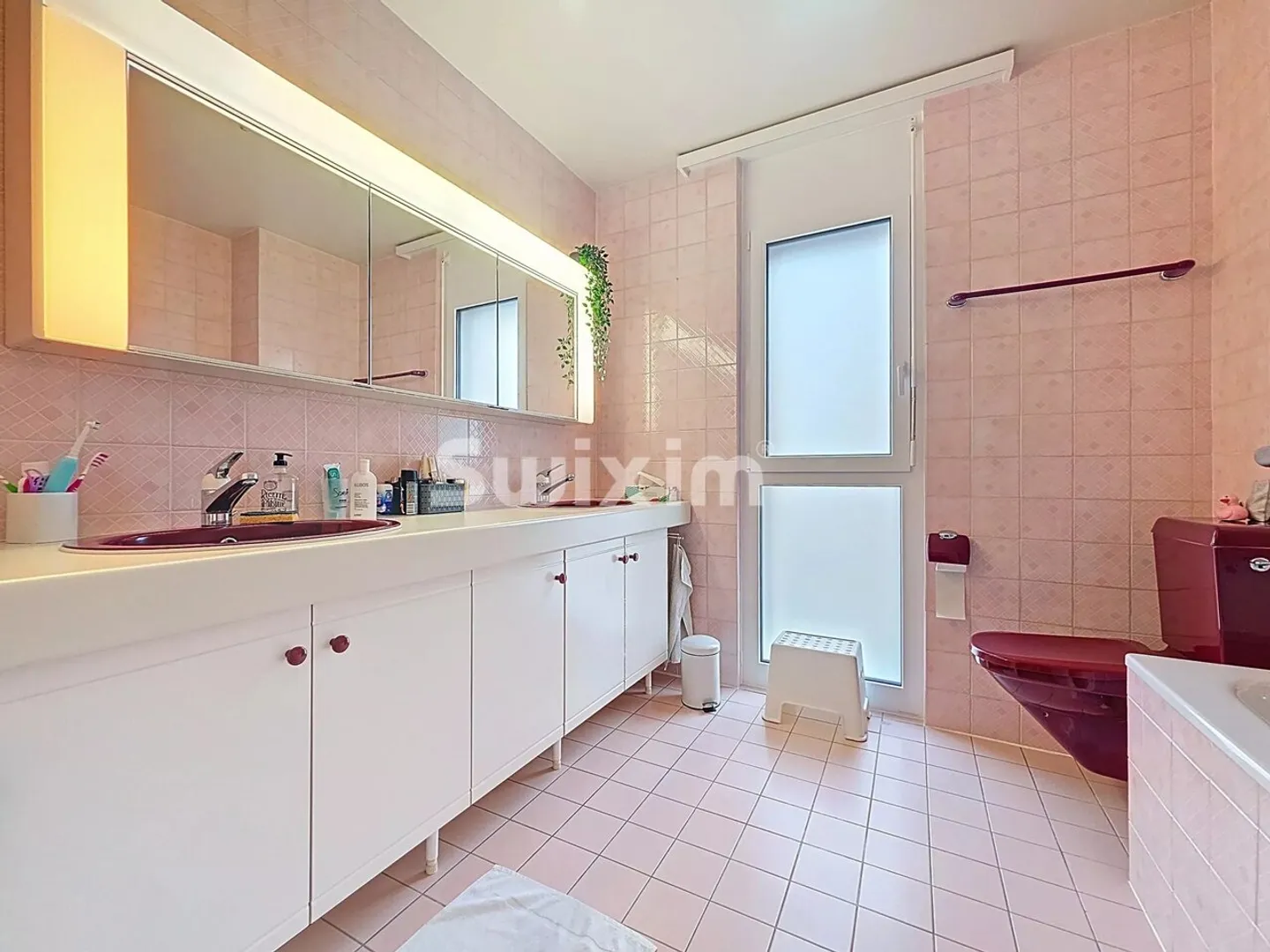 Spacious 4.5-Room Apartment - Photo 12 of 13