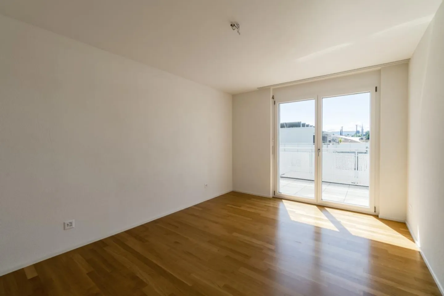 Modern Living - Photo 4 of 6