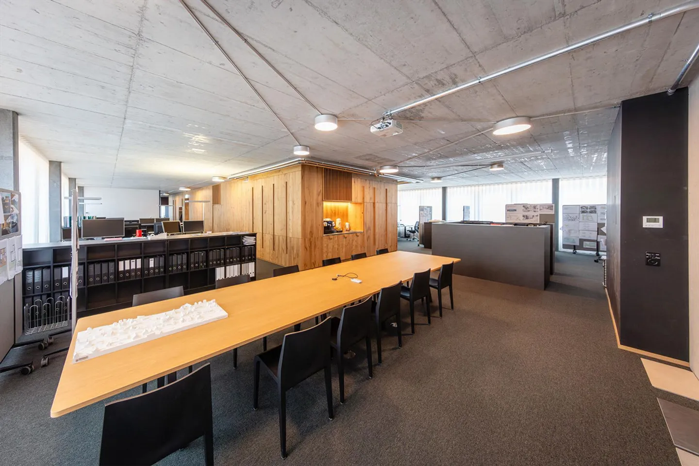 Representative, largely developed office space on the 1st floor - Photo 7 of 7