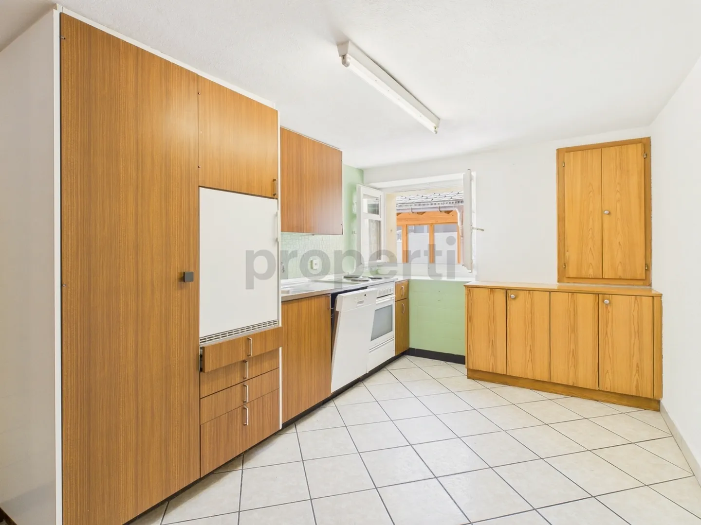 Appartement spacieux de 4,5 pièces - Appartement dans un quartier résidentiel recherché à Lens - Photo 2 sur 8