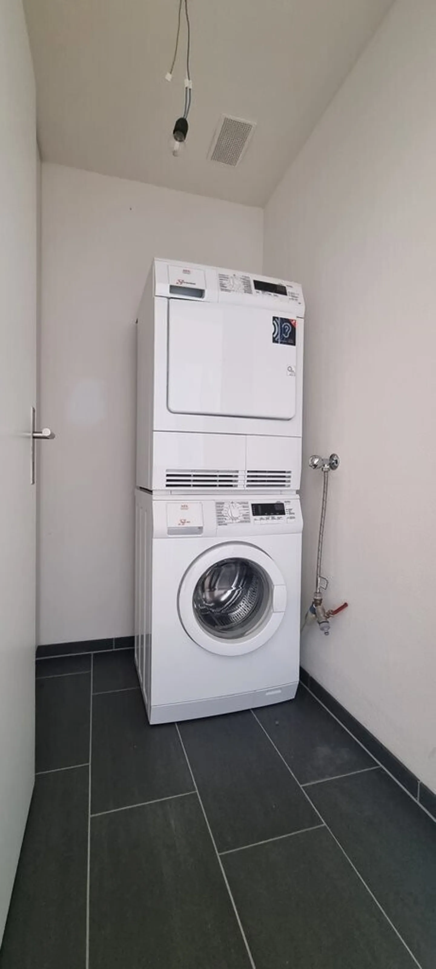 Beautiful Living - Photo 7 of 8