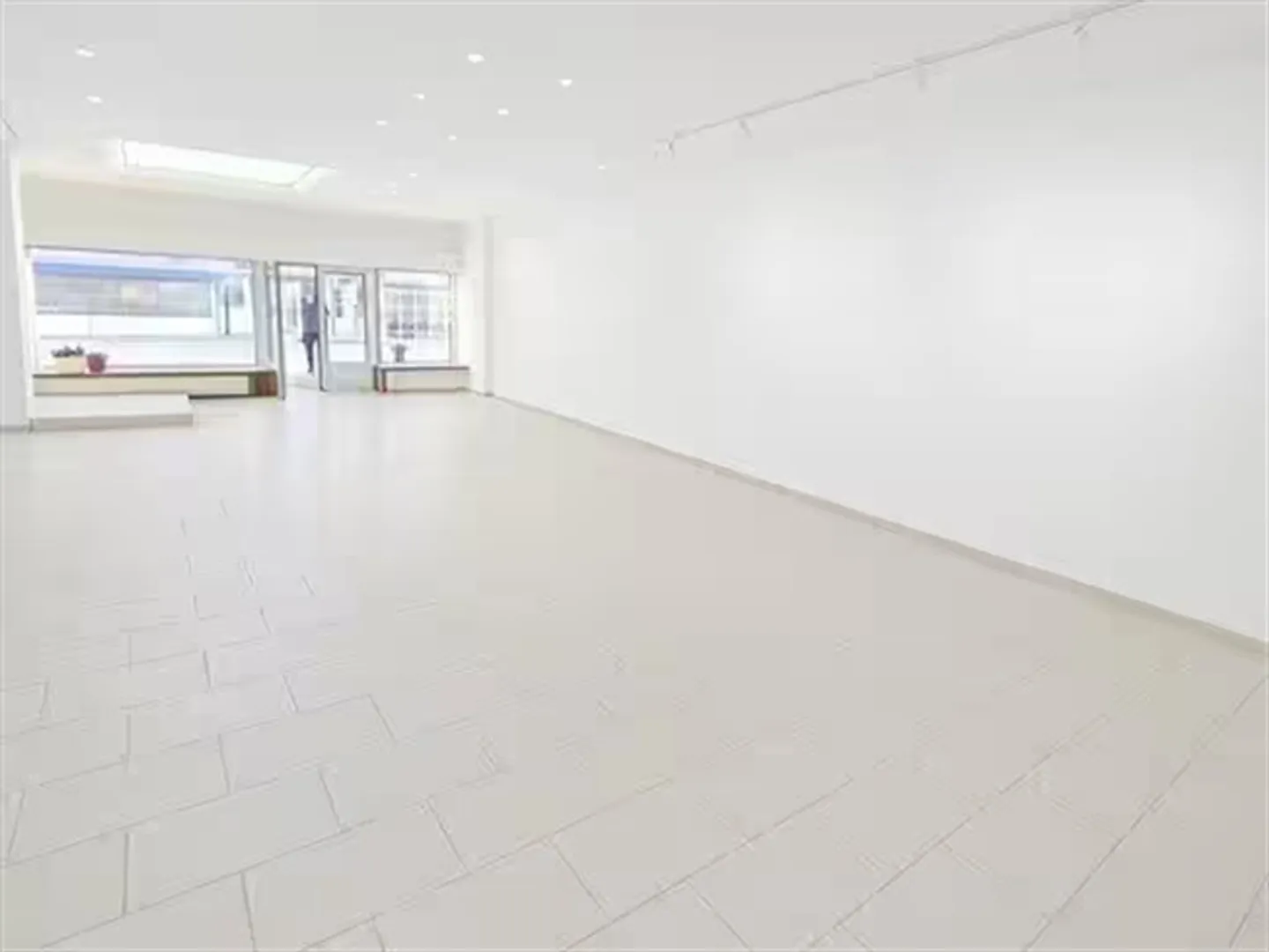 Vitrine pour magasin/à emporter dans une zone à fort trafic - Photo 1 sur 3