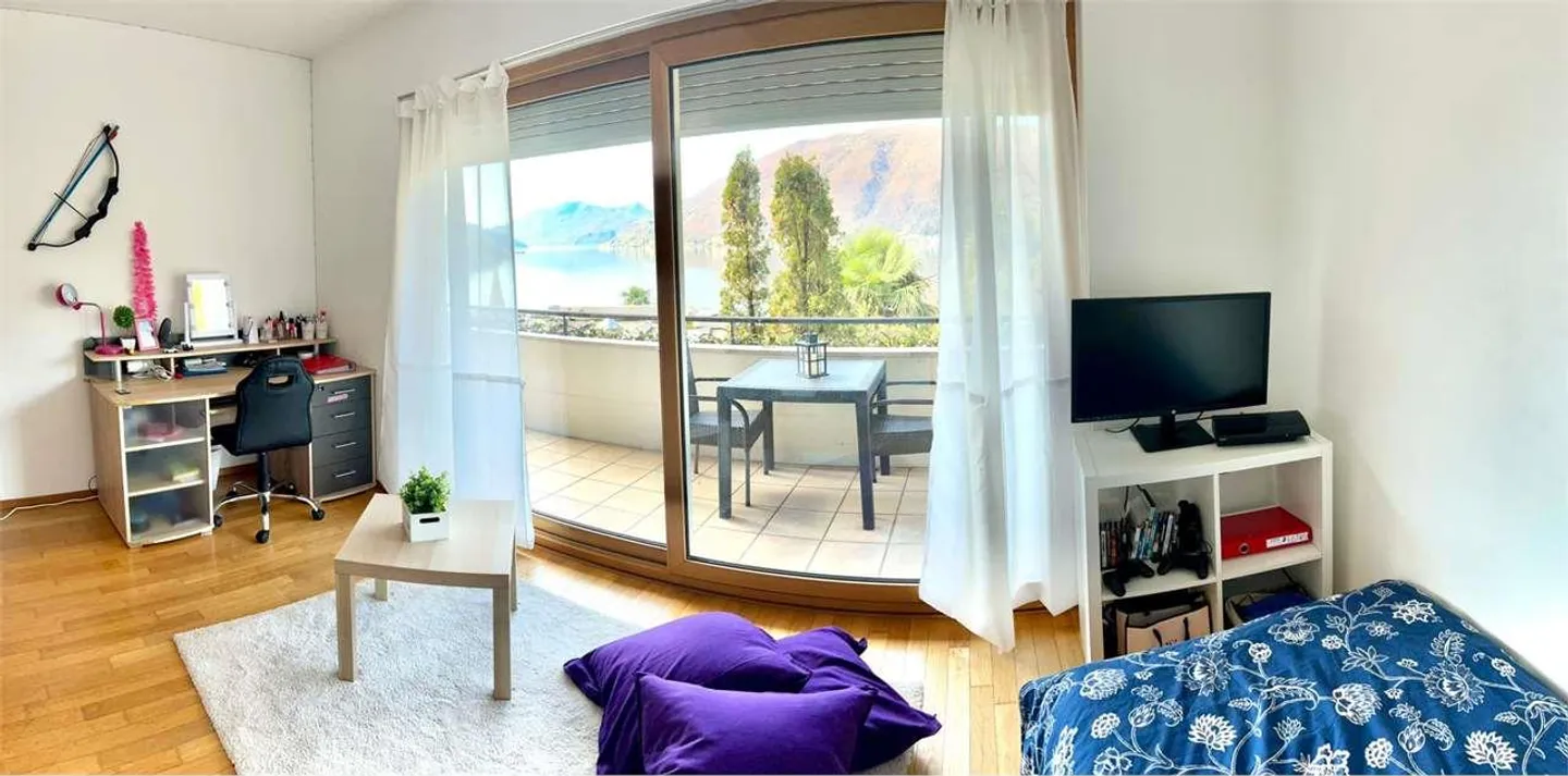 Villa panoramica su 3 livelli con vista mozzafiato - Foto 3 di 10