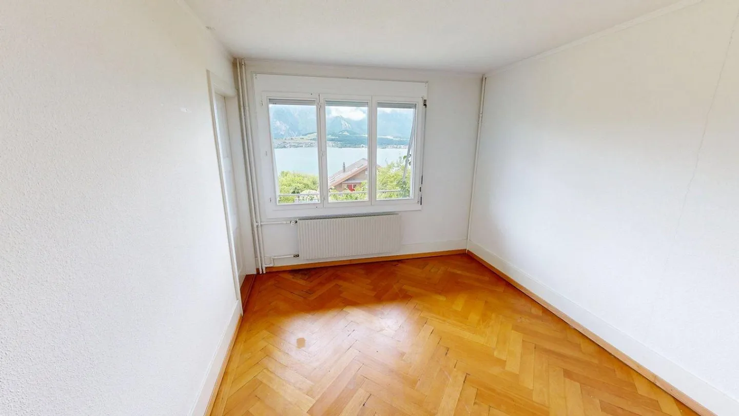 2½ Room Maisonette Apartment with Multipurpose Room (Ground Floor/Basement) in Hilterfingen... - Photo 9 of 13