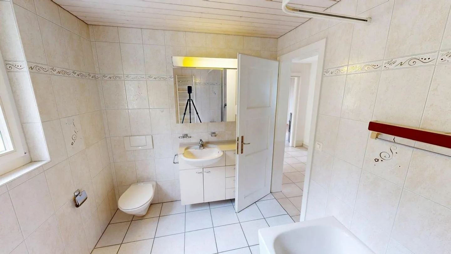 2½ Room Maisonette Apartment with Multipurpose Room (Ground Floor/Basement) in Hilterfingen... - Photo 11 of 13