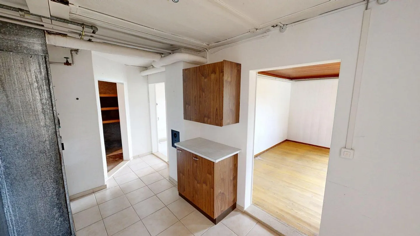 2½ Room Maisonette Apartment with Multipurpose Room (Ground Floor/Basement) in Hilterfingen... - Photo 12 of 13