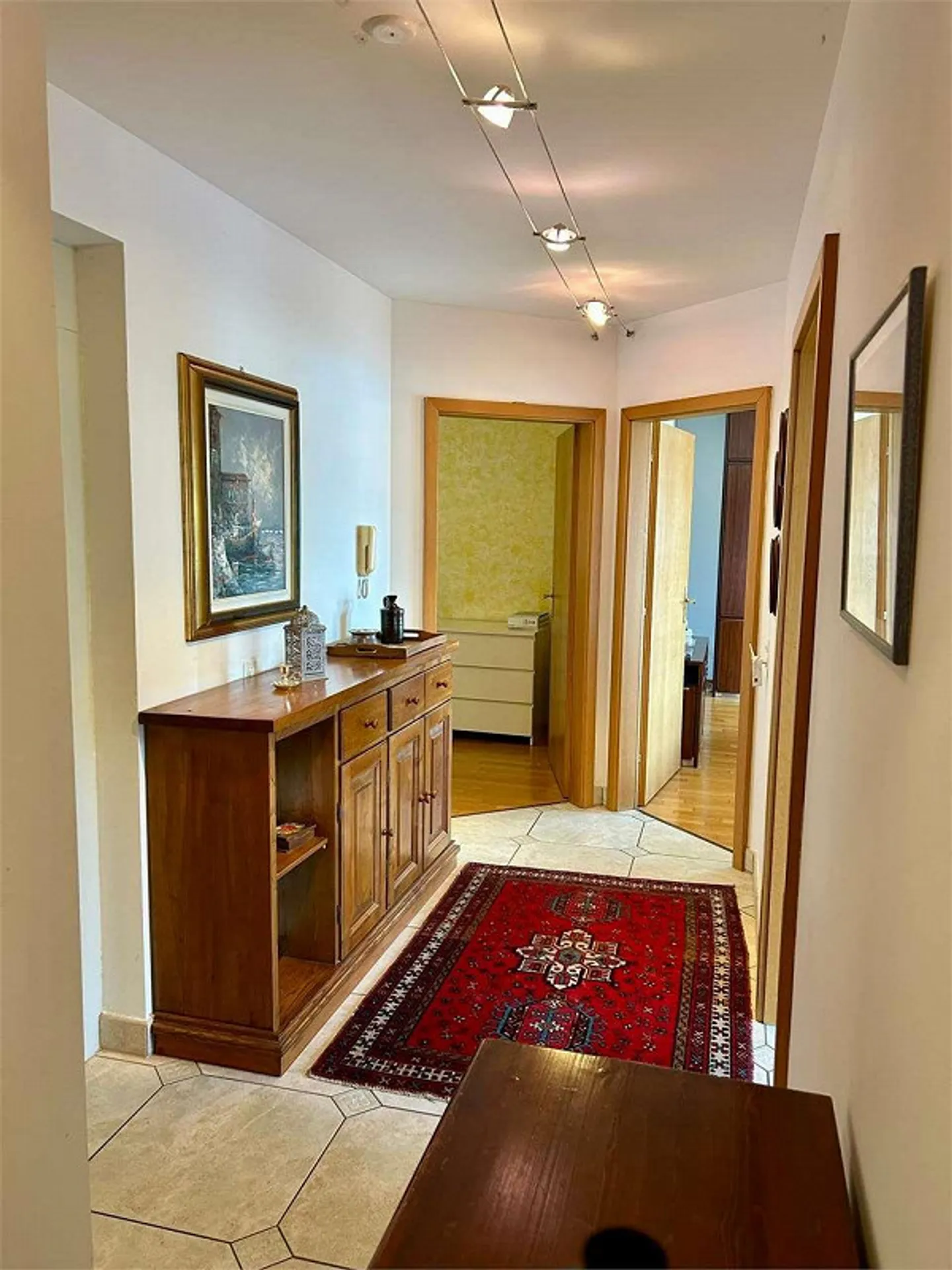 Villa panoramica su 3 livelli con vista mozzafiato - Foto 9 di 10