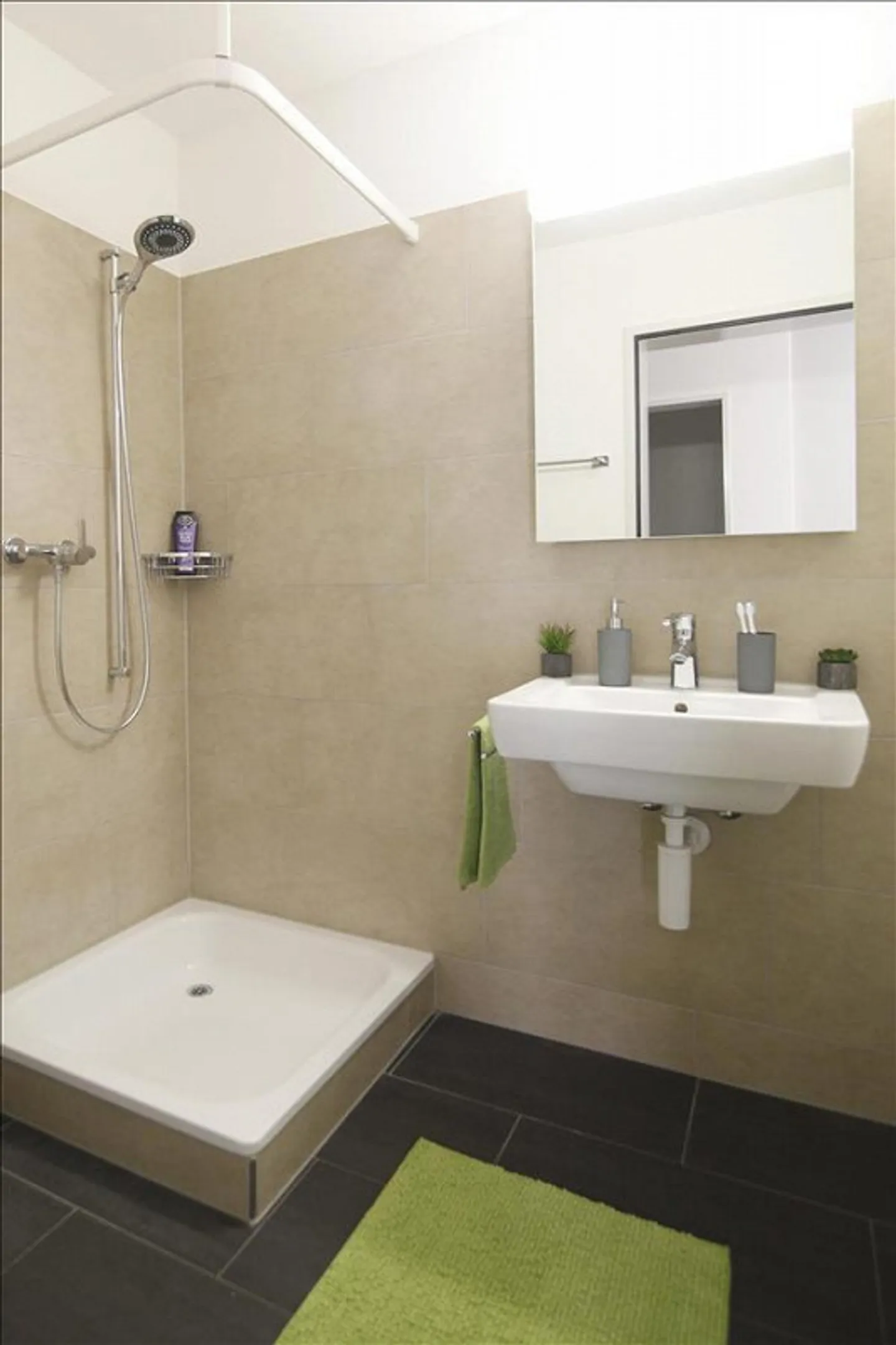 Beautiful 4.5 room apartment directly on the Töss! - Photo 4 of 10