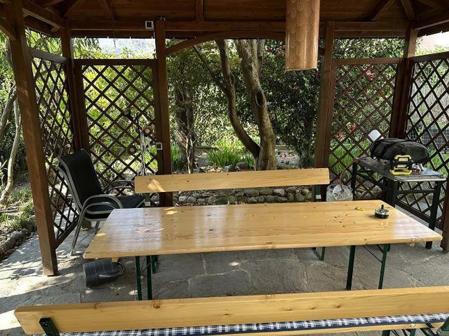 Villa de 5 1/2 pièces avec beau jardin dans un emplacement très calme et ensoleillé - Photo 27 sur 34