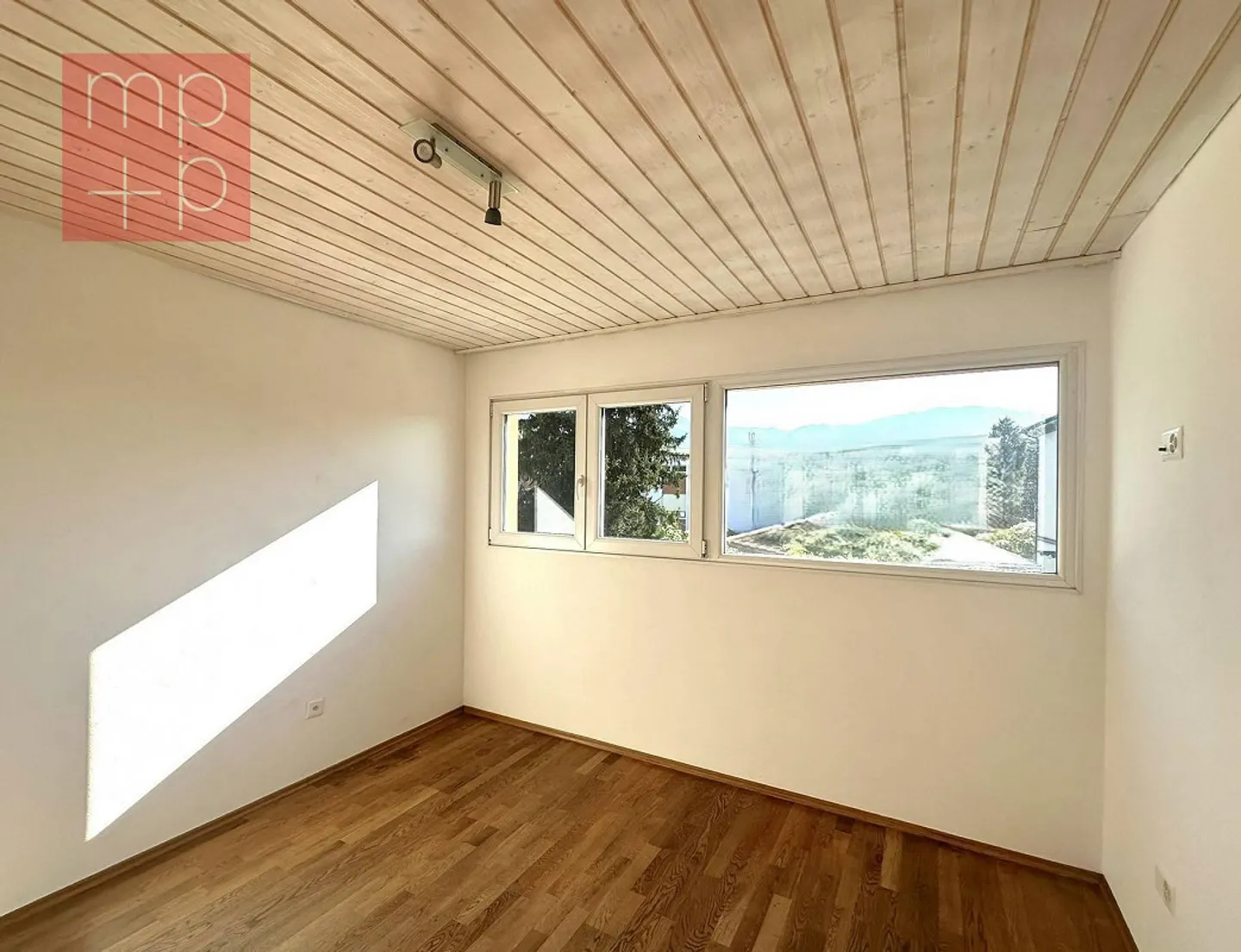 Casa Familiare Incantevole a Ligornetto - Foto 7 di 8