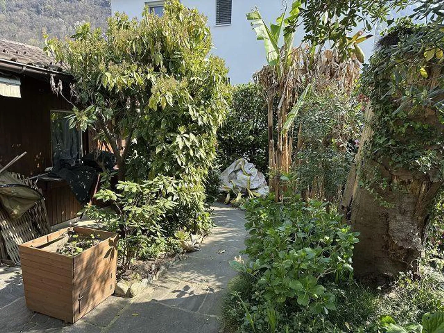 Villa de 5 1/2 pièces avec beau jardin dans un emplacement très calme et ensoleillé - Photo 28 sur 34
