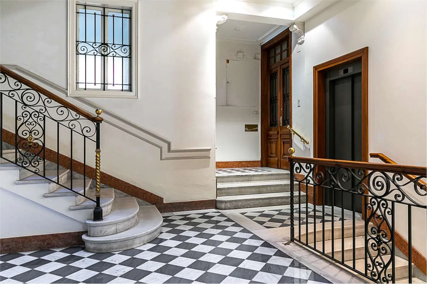 Luxuriöse 5.5-Zimmer-Wohnung mit Seeblick in Lugano Zentrum - Foto 4 di 4