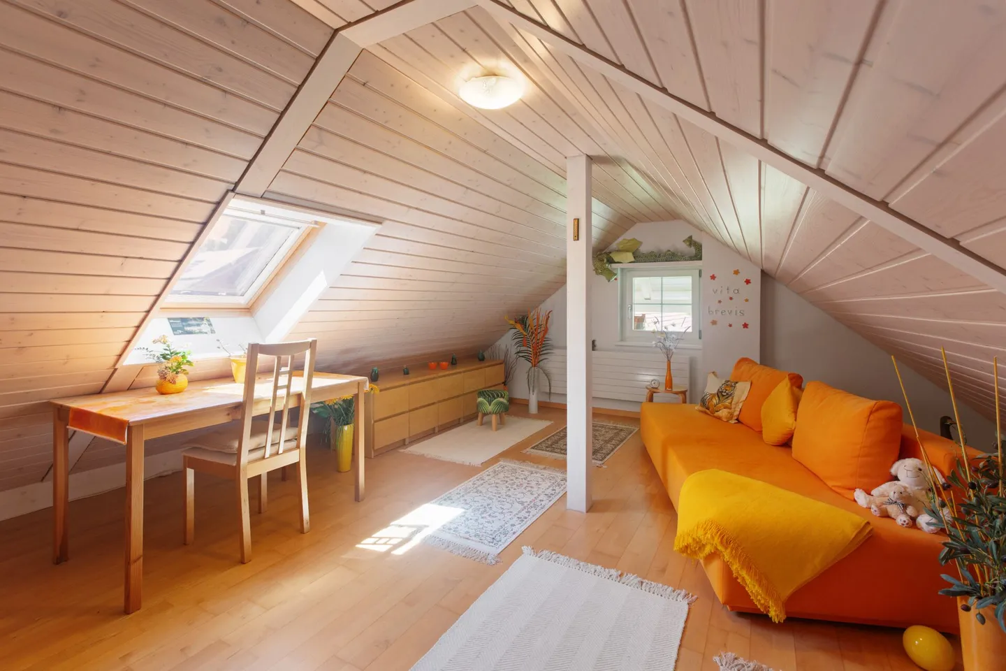 Charmantes Doppeleinfamilienhaus mit Garten - Foto 11 von 13