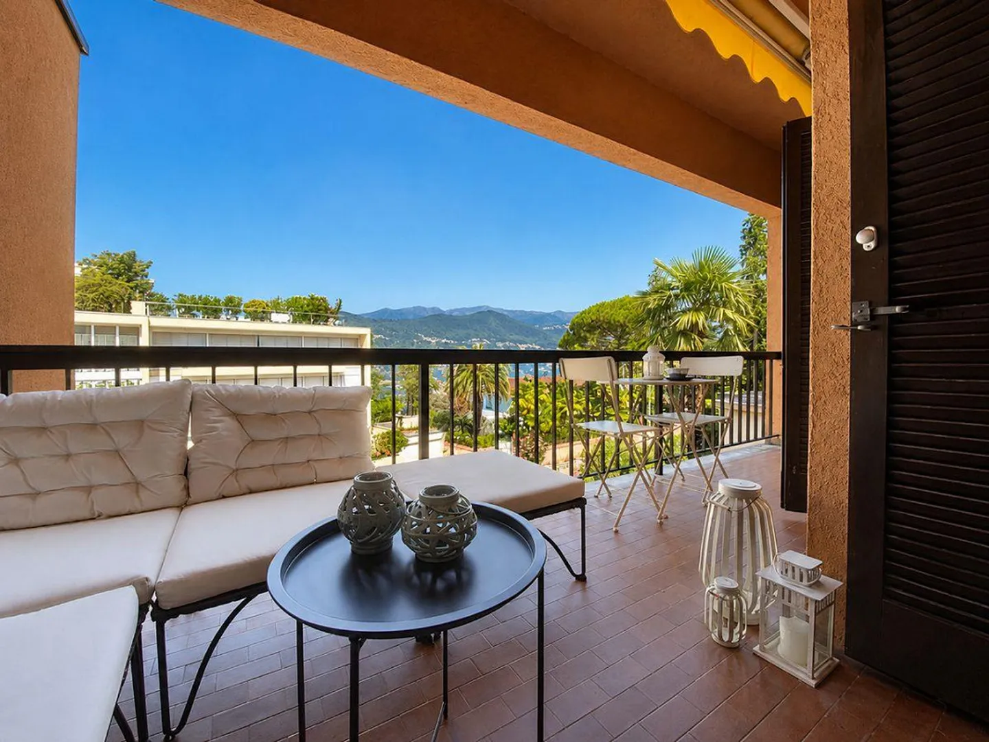 Charming 2.5 Room Apartment with Balcony in Montagnola - Photo 1 of 10