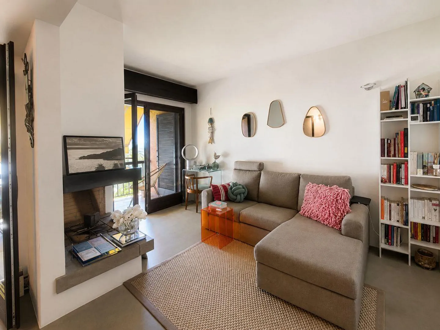 Charming 2.5 Room Apartment with Balcony in Montagnola - Photo 5 of 10