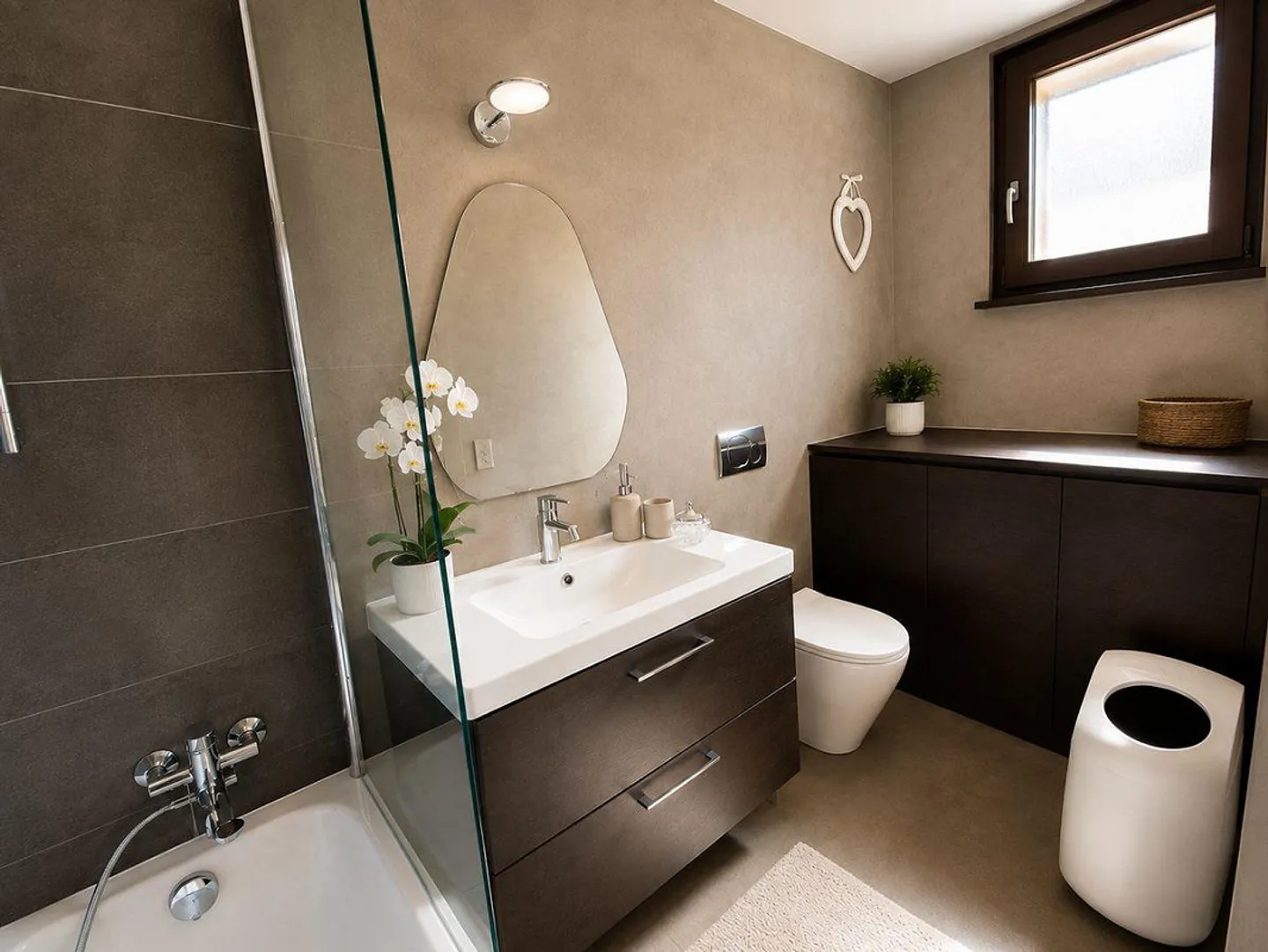 Charming 2.5 Room Apartment with Balcony in Montagnola - Photo 8 of 10