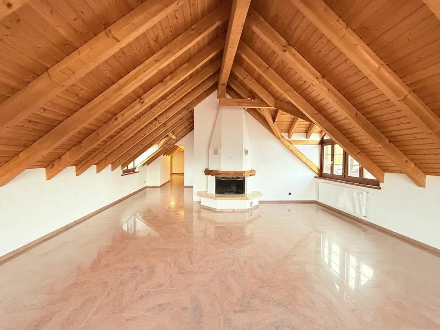 A CHARMING HOME - Photo 5 of 10