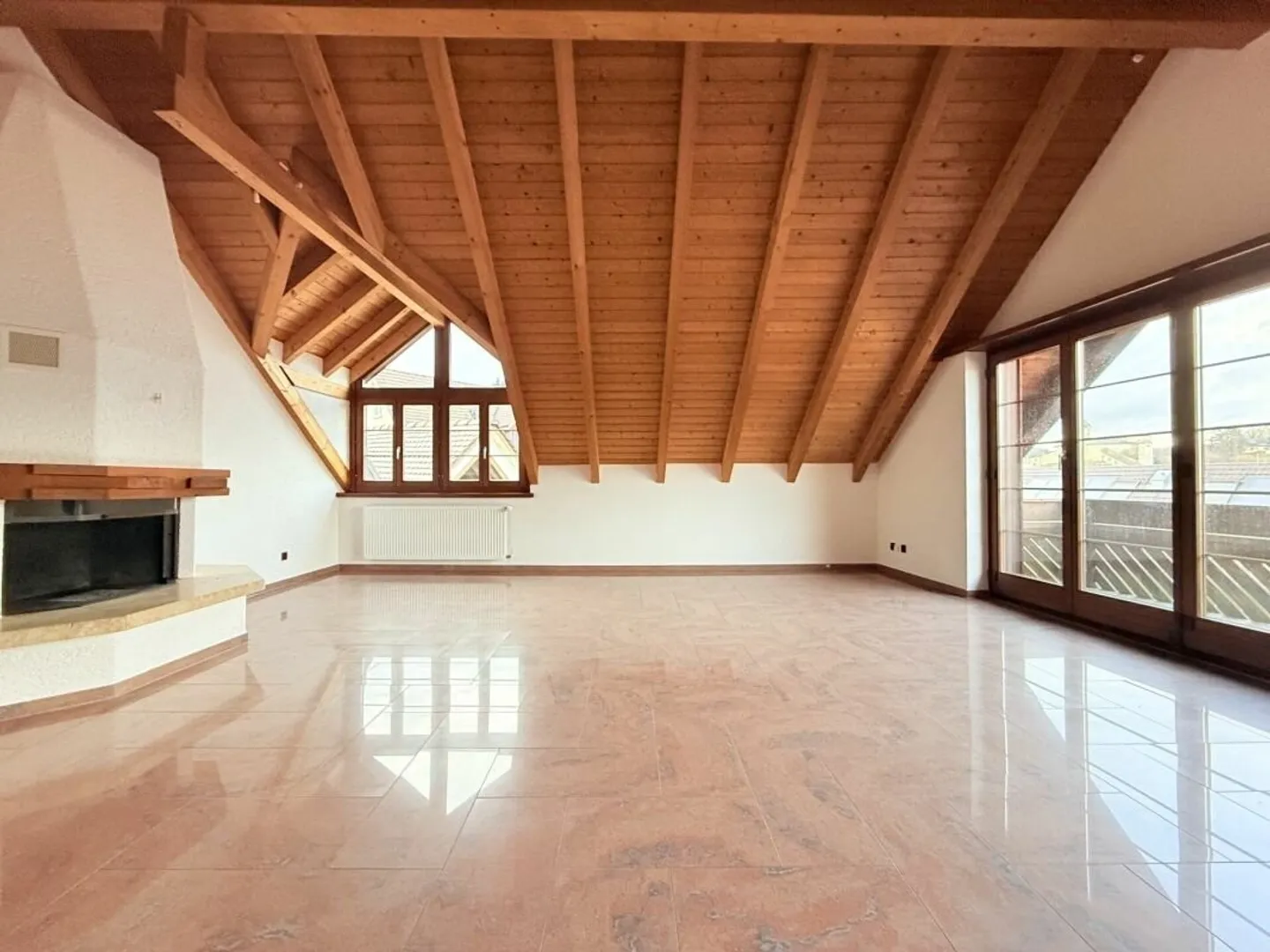 A CHARMING HOME - Photo 6 of 10