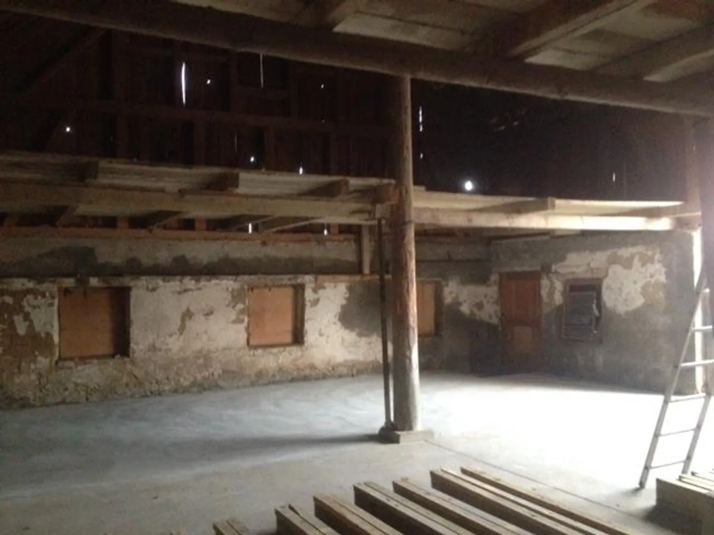 Barn for storage and commercial space - Photo 5 of 10