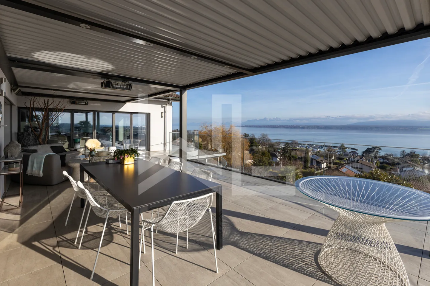 Luxury Chalet with Lake View - Photo 1 of 8