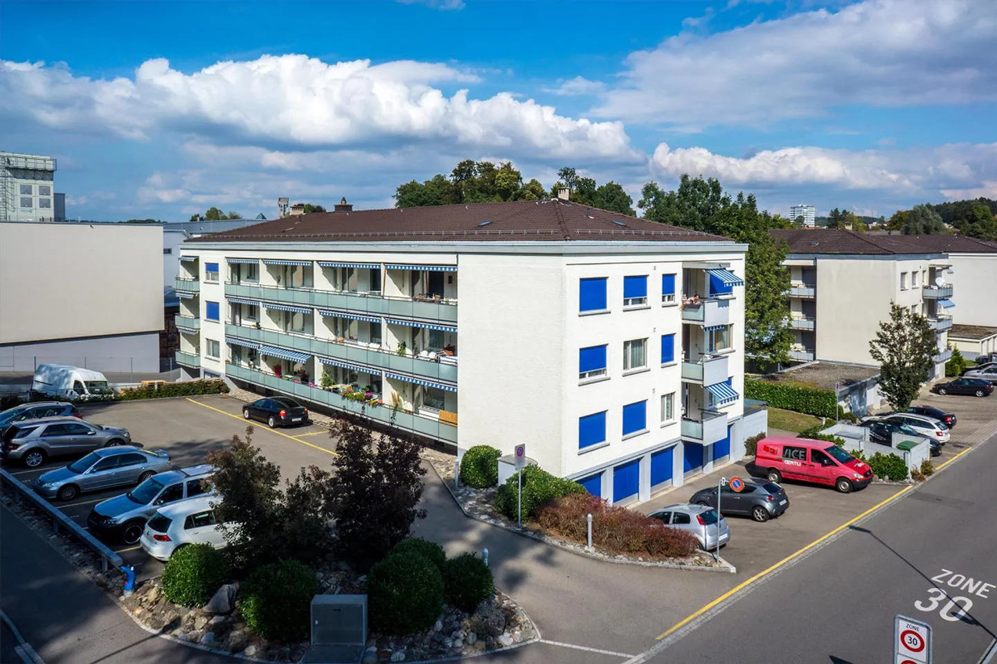 Cozy 3.5-room apartment on the raised ground floor with balcony - Photo 1 of 10