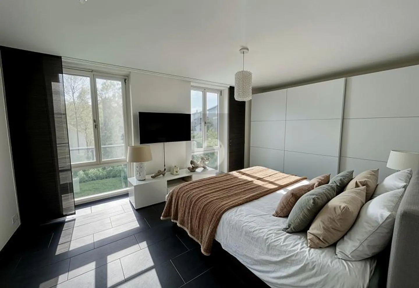 HIGH QUALITY & STYLISH - WITH SUNNY BALCONY! - Photo 4 of 6