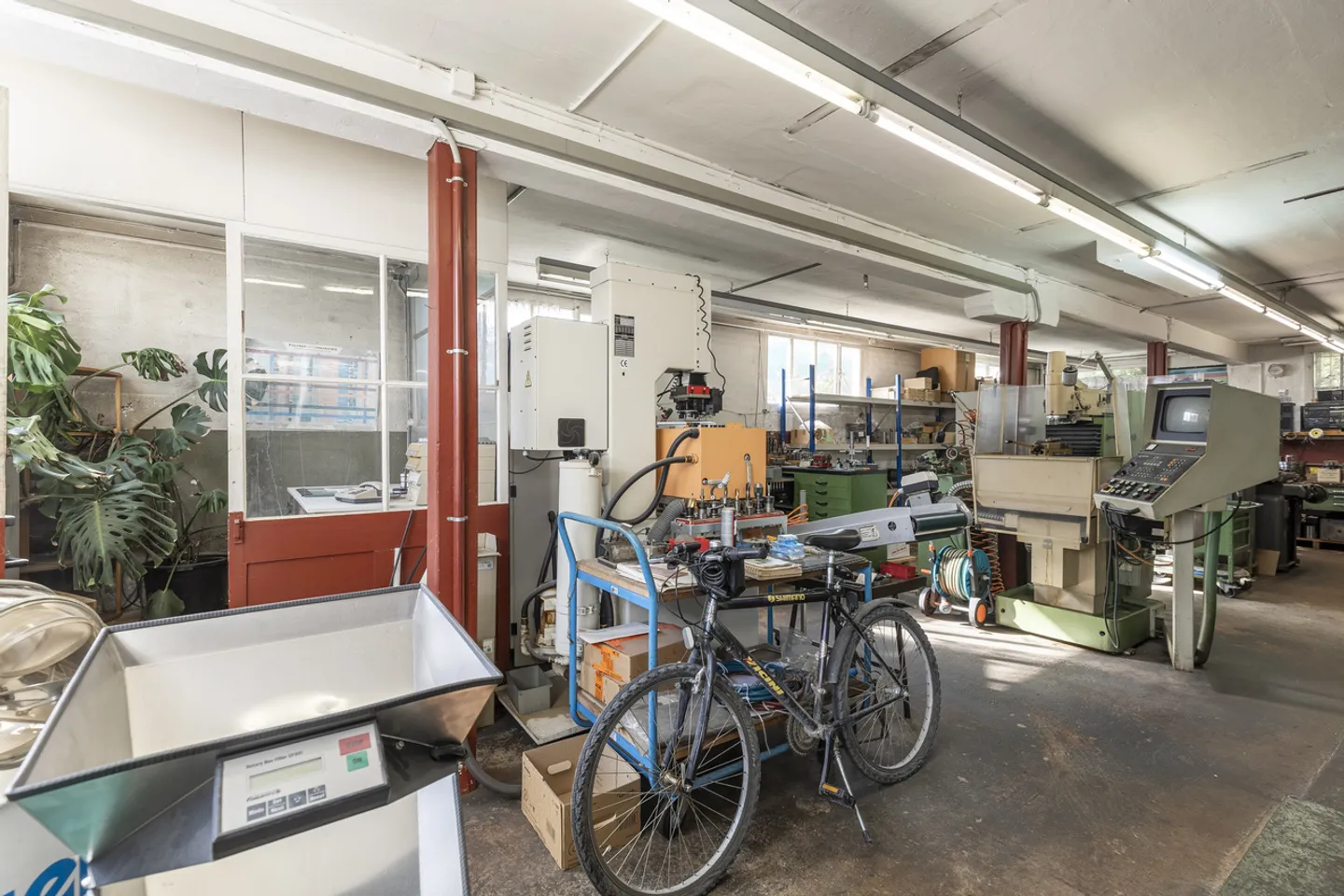 Salle de production avec des possibilités d'utilisation polyvalentes - Photo 6 sur 10