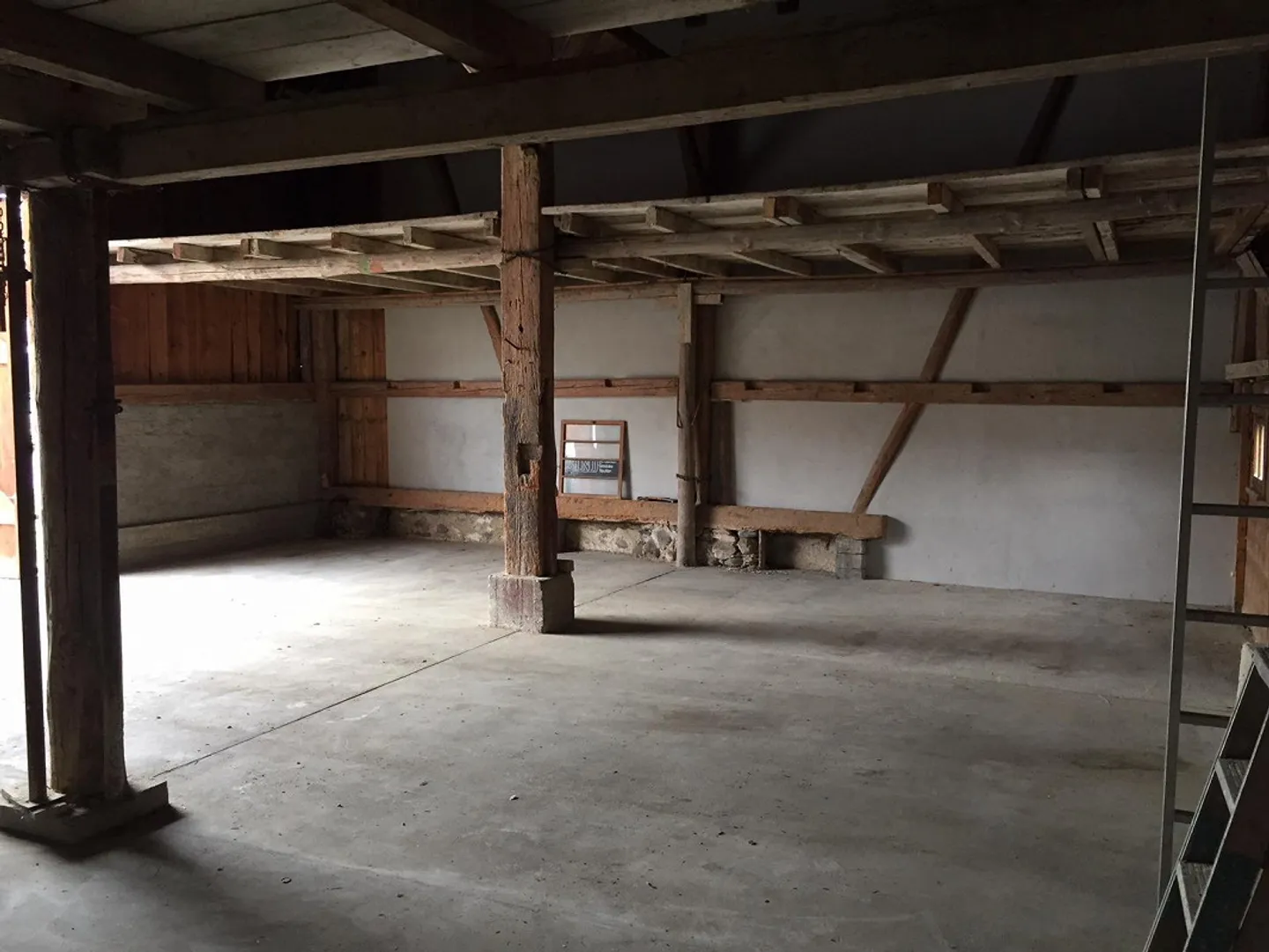 Barn for storage and commercial space - Photo 8 of 10