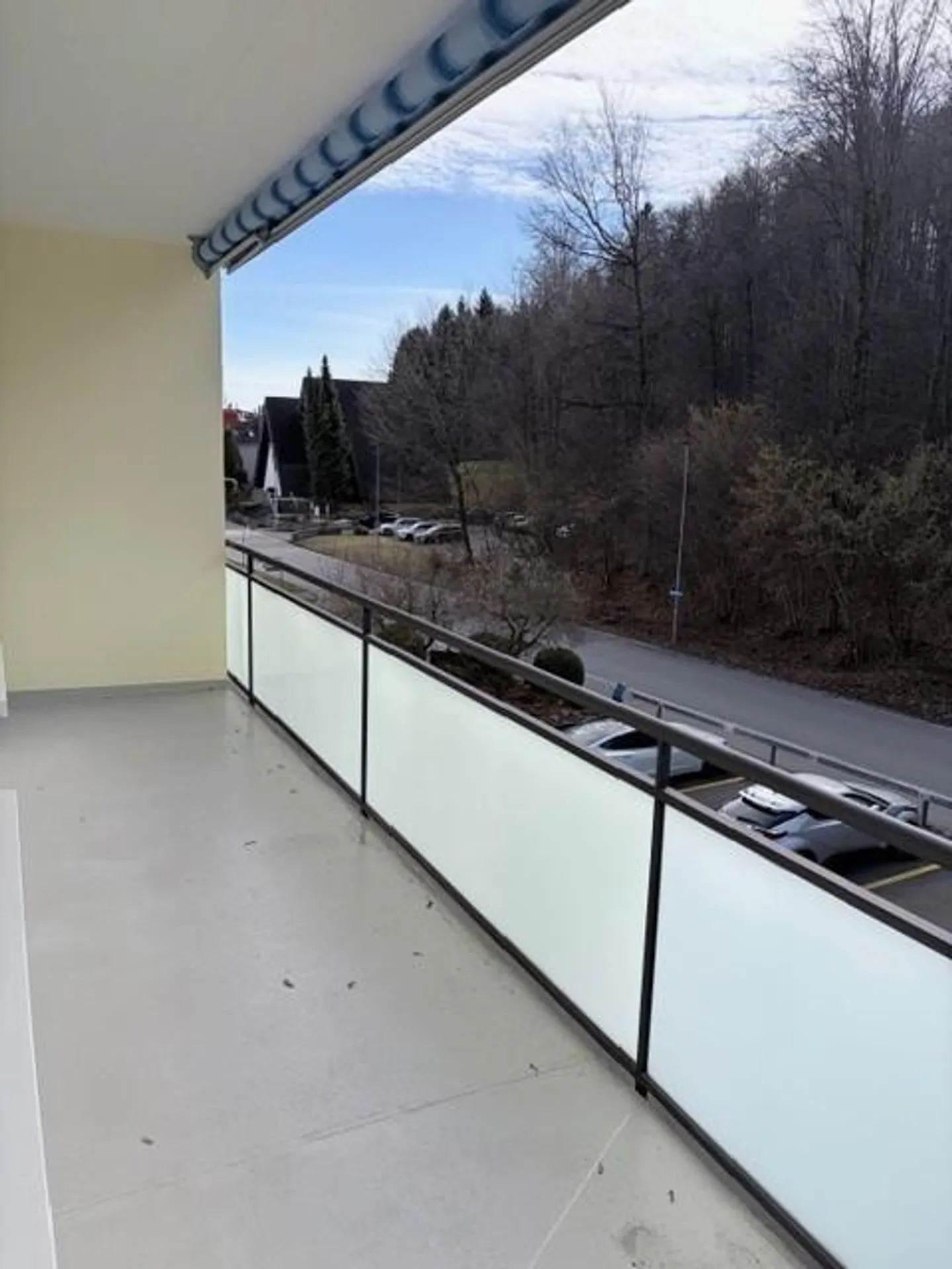 Cozy 3.5-room apartment on the raised ground floor with balcony - Photo 9 of 10
