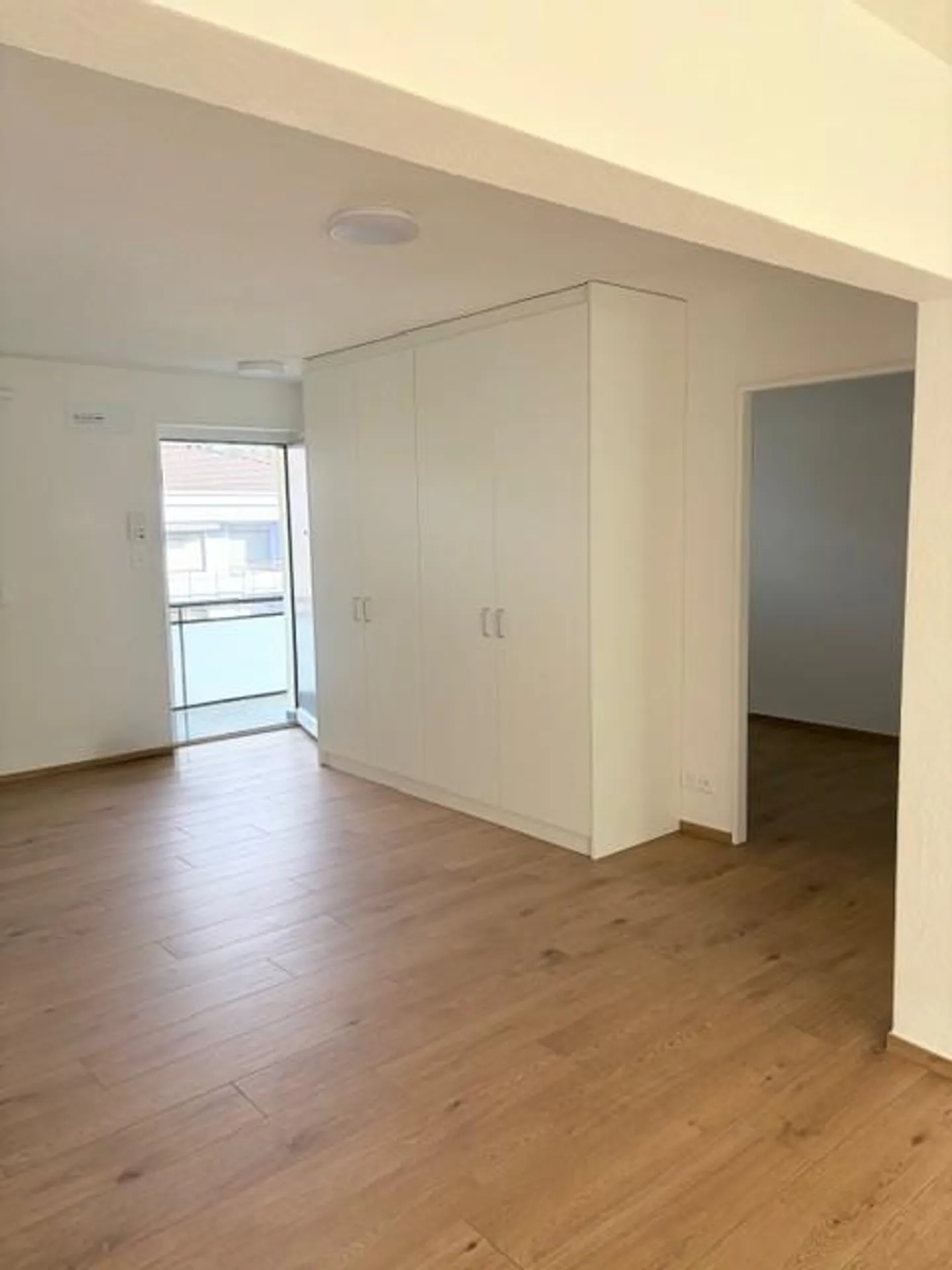 Cozy 3.5-room apartment on the raised ground floor with balcony - Photo 5 of 10
