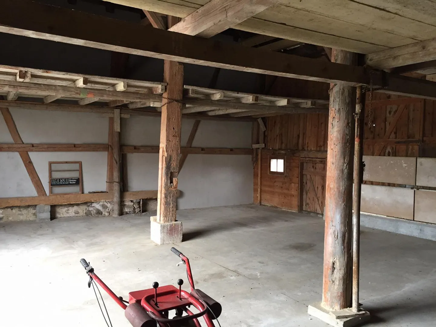 Barn for storage and commercial space - Photo 7 of 10